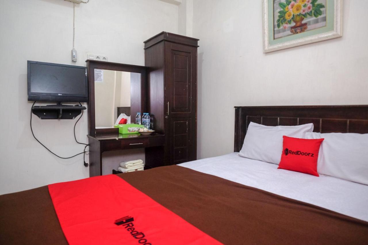 Reddoorz At Hotel Rich Parepare Near Pantai Mattirotasi Екстер'єр фото