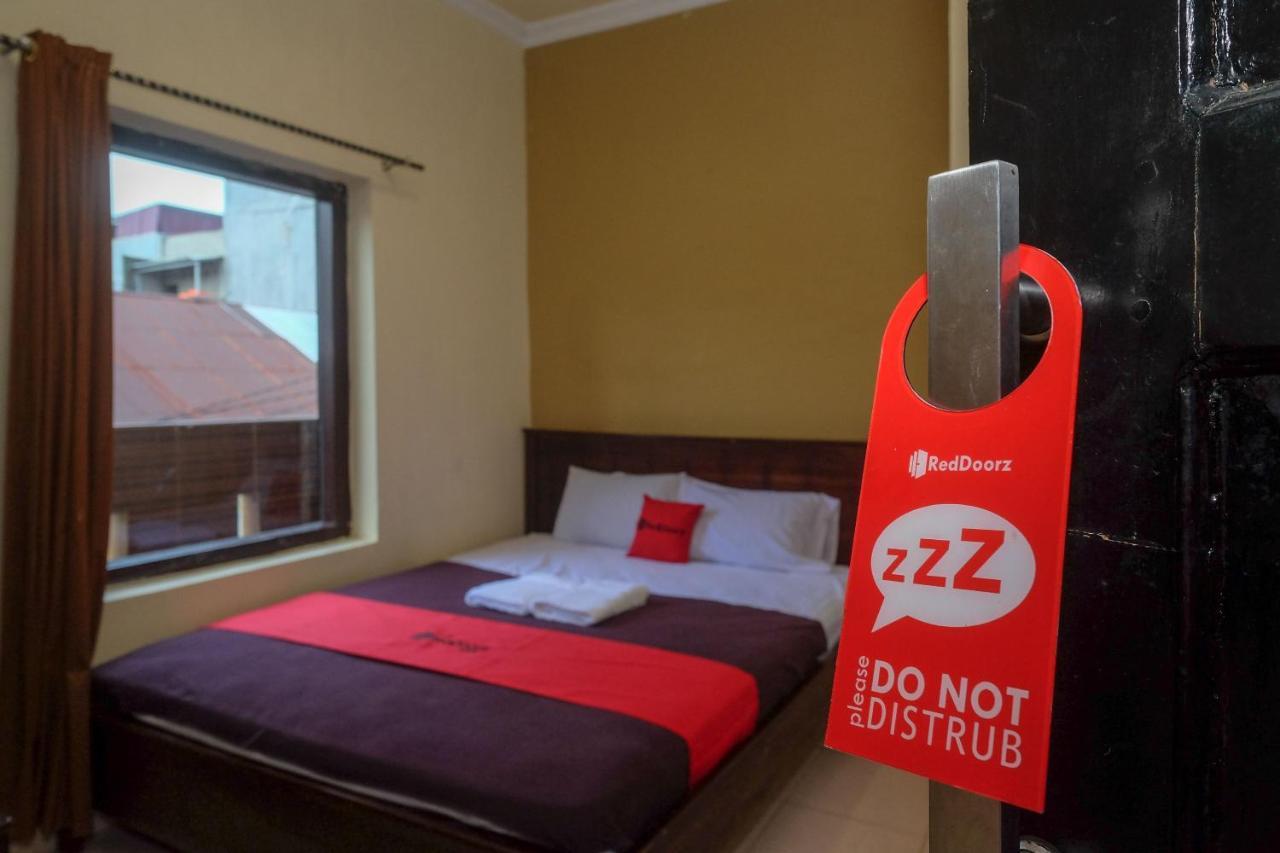 Reddoorz At Hotel Rich Parepare Near Pantai Mattirotasi Екстер'єр фото