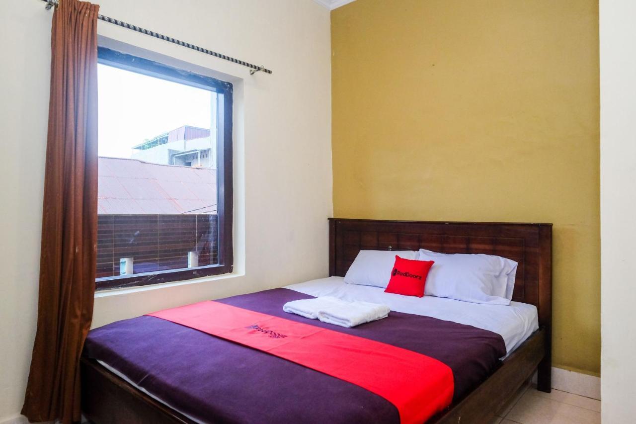 Reddoorz At Hotel Rich Parepare Near Pantai Mattirotasi Екстер'єр фото