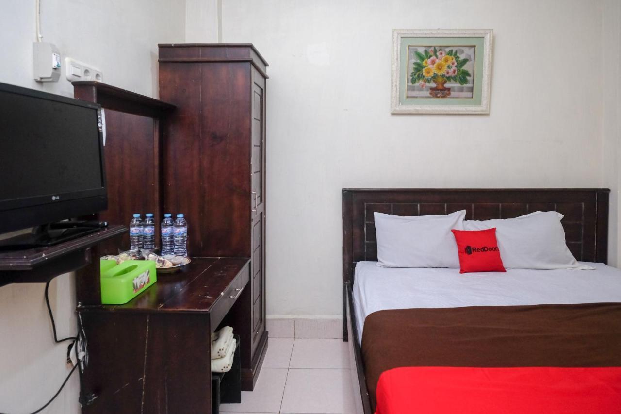 Reddoorz At Hotel Rich Parepare Near Pantai Mattirotasi Екстер'єр фото