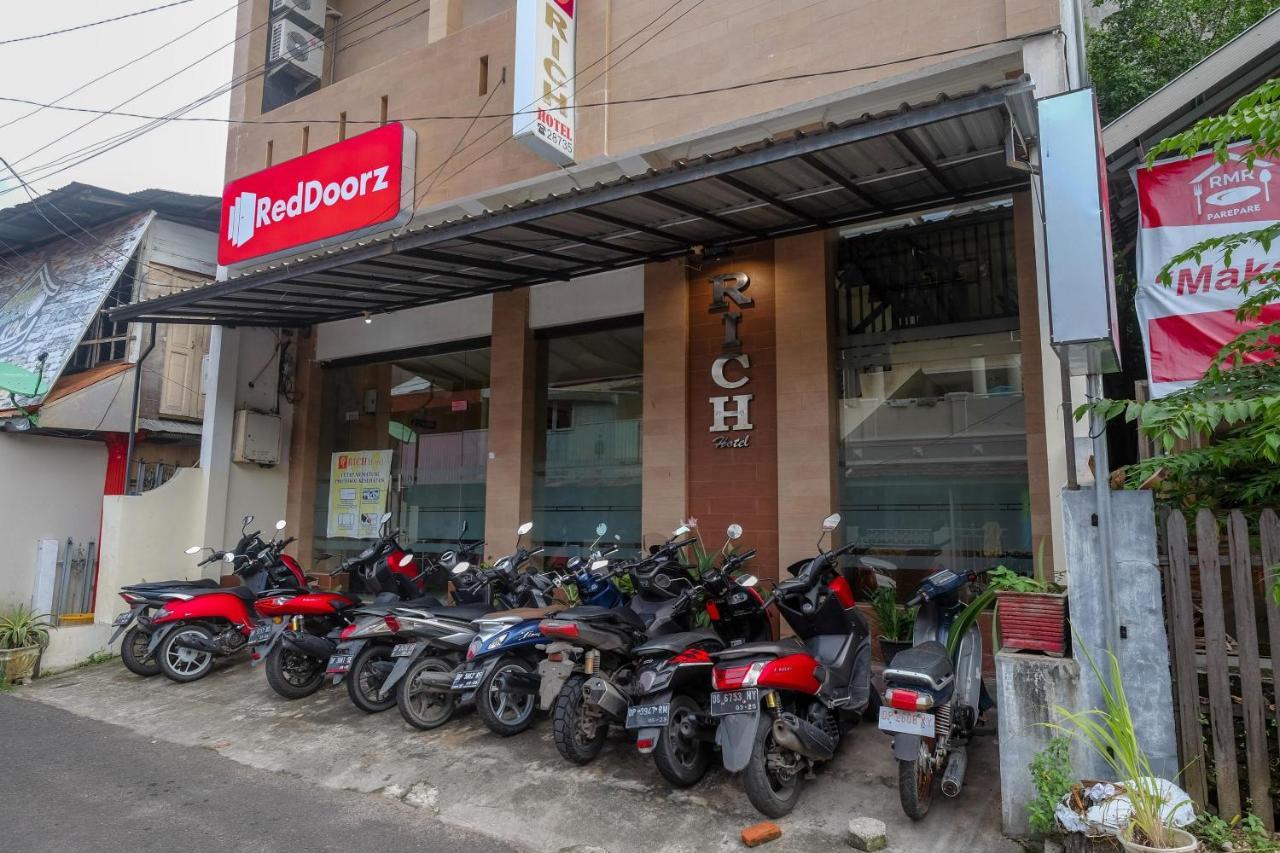 Reddoorz At Hotel Rich Parepare Near Pantai Mattirotasi Екстер'єр фото