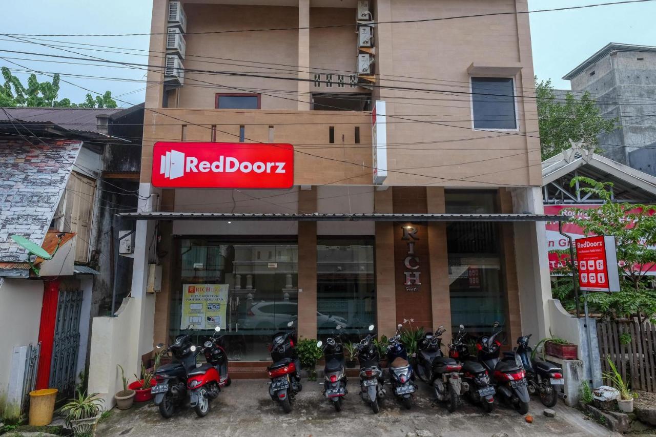 Reddoorz At Hotel Rich Parepare Near Pantai Mattirotasi Екстер'єр фото